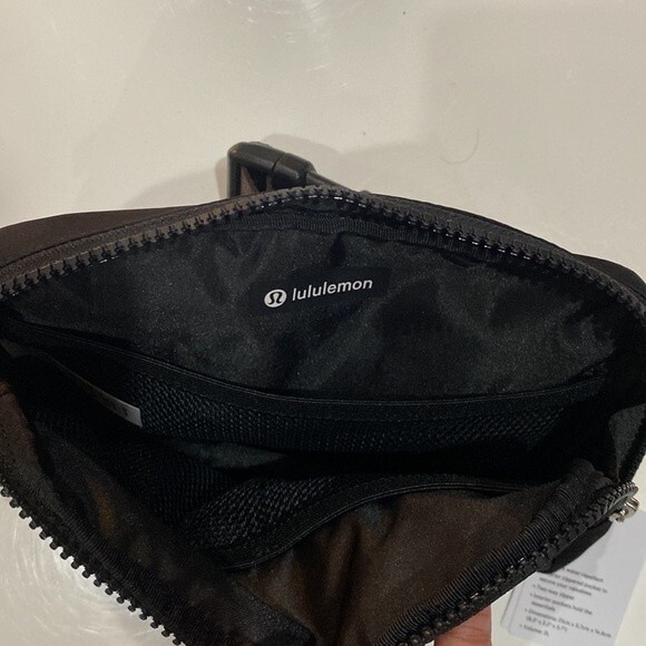 Large Lululemon Everywhere Belt Bag - Picture 7 of 10